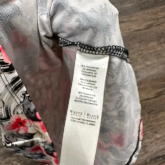 White House Black Market Floral Ruched Tank Top - Picture 4 of 6